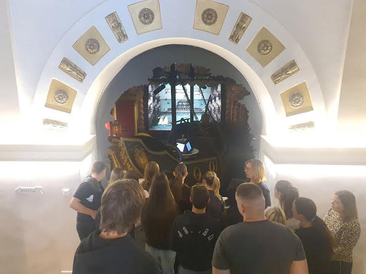 Посета изложби „Петар Велики и Србија“